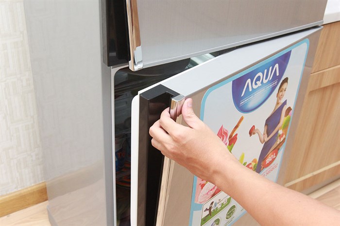 Tủ lạnh Aqua 165 lít AQR-S185BN Màu Bạc