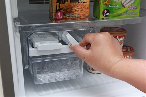 Tủ lạnh Aqua 207 lít AQR-U235BN SU