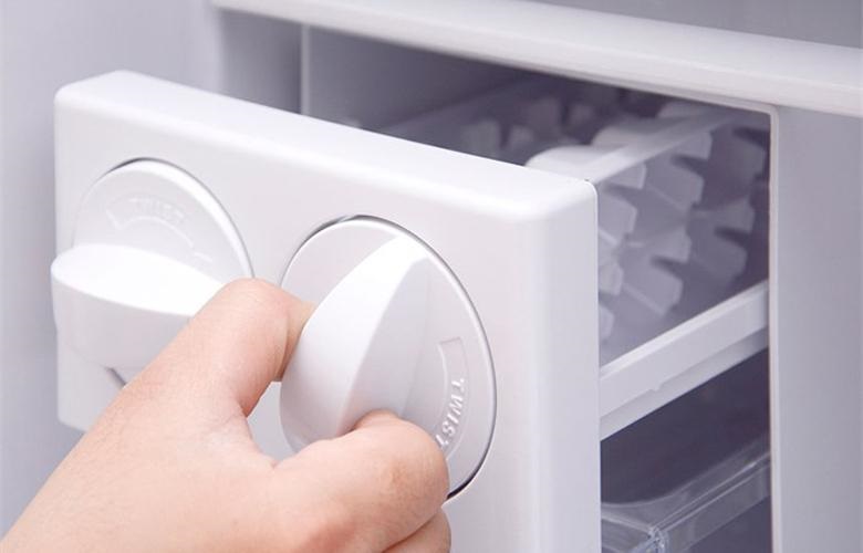 Tủ lạnh Hitachi R-WB475PGV2 GS – Khay đá xoay và di chuyển được dễ dàng