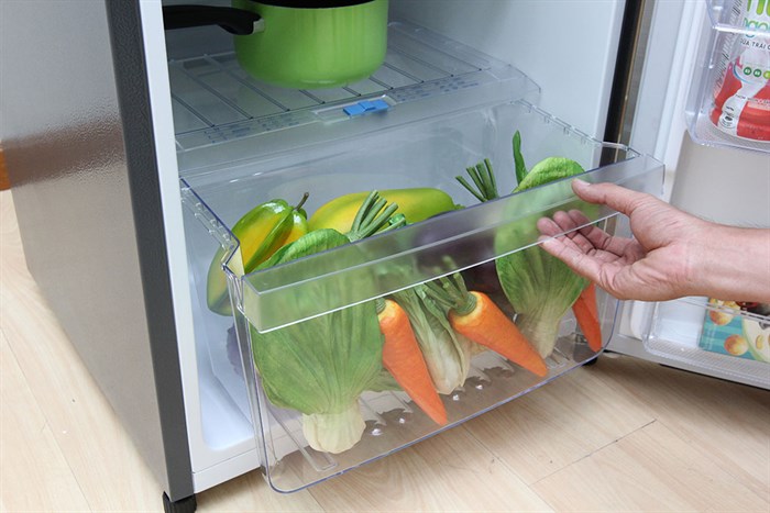 Tủ lạnh Electrolux Inverter 211 lít ETB2100MG Màu Bạc