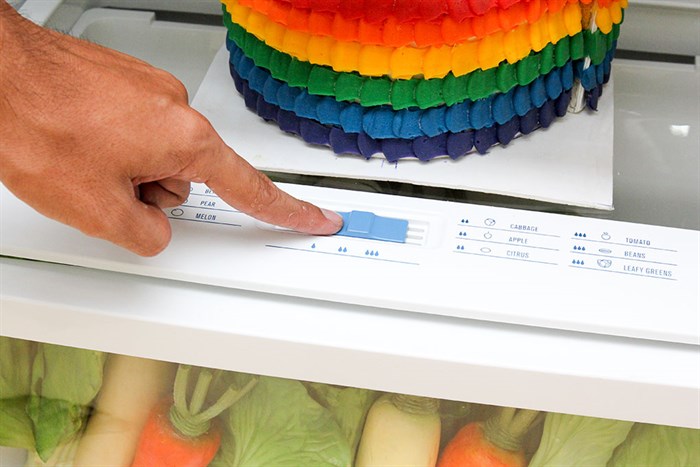 Tủ lạnh Electrolux Inverter 318 lít ETB3200MG Màu Bạc