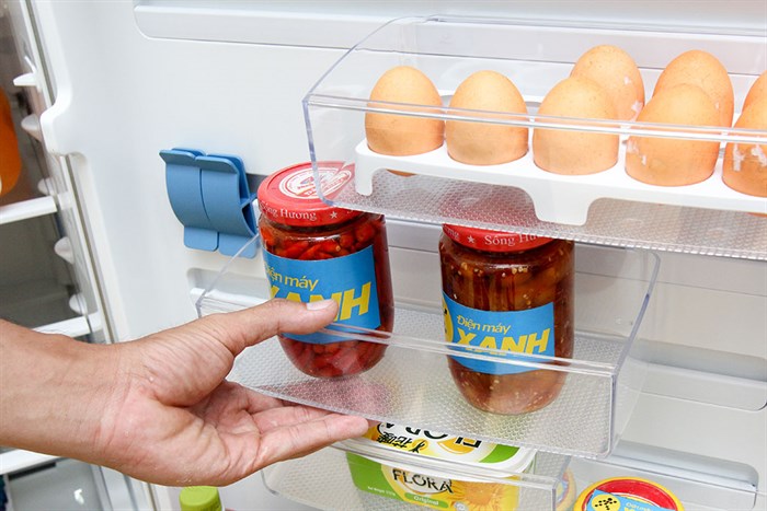 Tủ lạnh Electrolux Inverter 318 lít ETB3200MG Màu Bạc