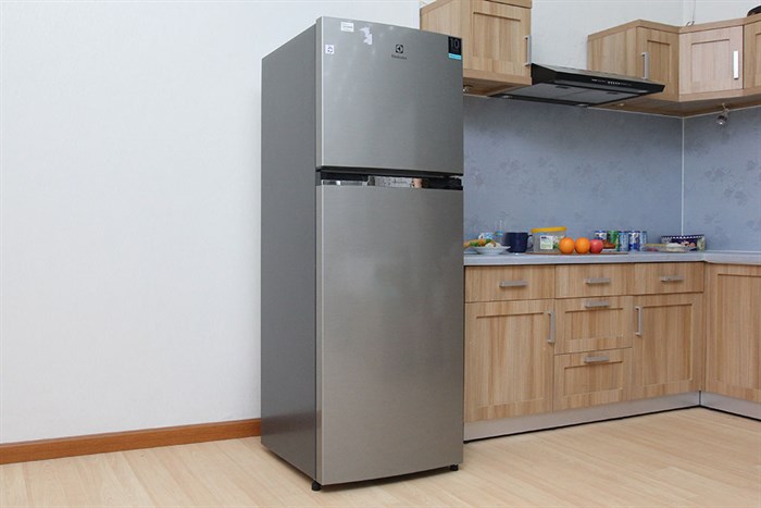 Tủ lạnh Electrolux Inverter 318 lít ETB3200MG Màu Bạc