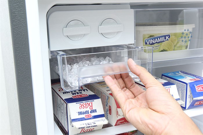 Tủ lạnh Electrolux Inverter 342 lít EME3500MG Màu Bạc