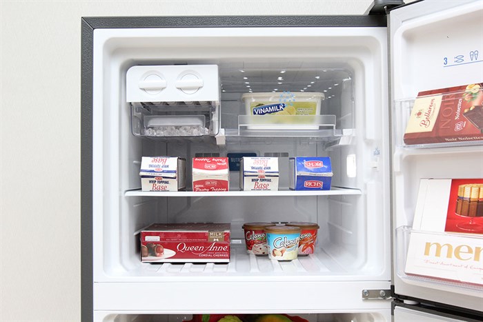 Tủ lạnh Electrolux Inverter 342 lít EME3500MG Màu Bạc