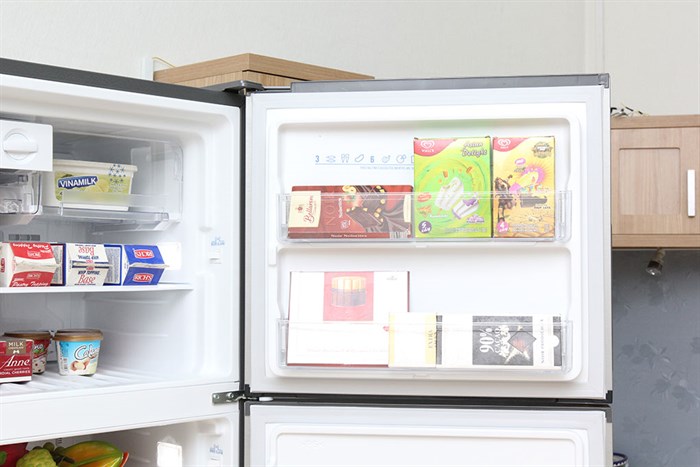 Tủ lạnh Electrolux Inverter 342 lít EME3500MG Màu Bạc