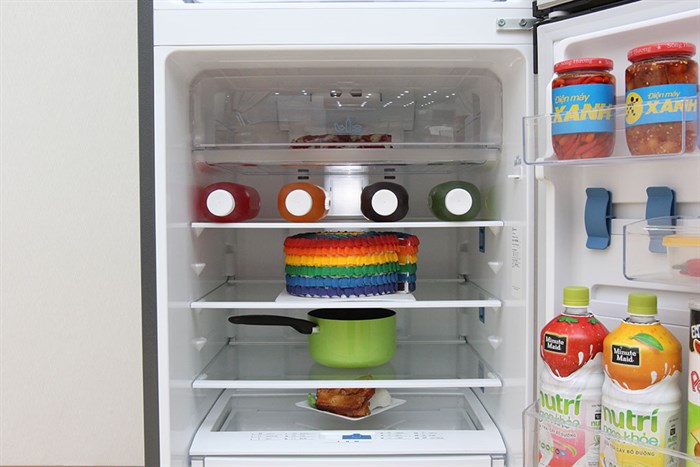 Tủ lạnh Electrolux Inverter 342 lít EME3500MG Màu Bạc