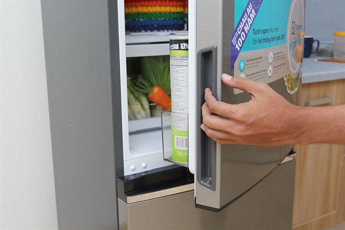 Tủ lạnh Electrolux Inverter 251 lít EBB2600MG Màu Bạc