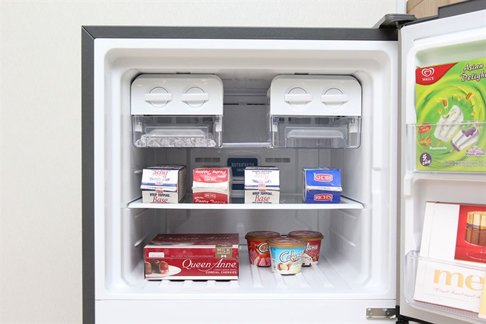 Tủ lạnh Electrolux Inverter 349 lít ETE3500AG Màu Xám