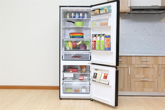 Tủ lạnh Panasonic Inverter 290 lít NR-BV328GKVN Màu Đen