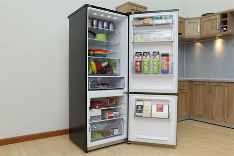 Tủ lạnh Panasonic 322 lít NR-BV368GKVN
