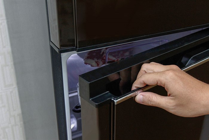 Tủ lạnh Mitsubishi Electric 231 lít MR-FV28EJ-BR-V Màu Nâu