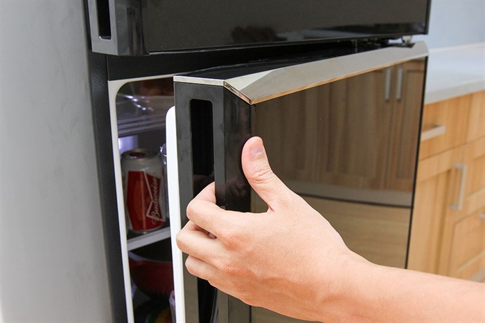 Tủ lạnh Panasonic 199 lít NR-BN211GKVN Màu Đen