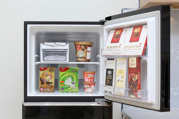 Tủ lạnh Panasonic 199 lít NR-BN211GKVN Màu Đen