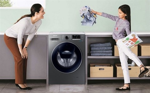 Thiết kế hiện đại, tiện lợi với cửa phụ AddDoor dễ dàng thêm đồ giặt