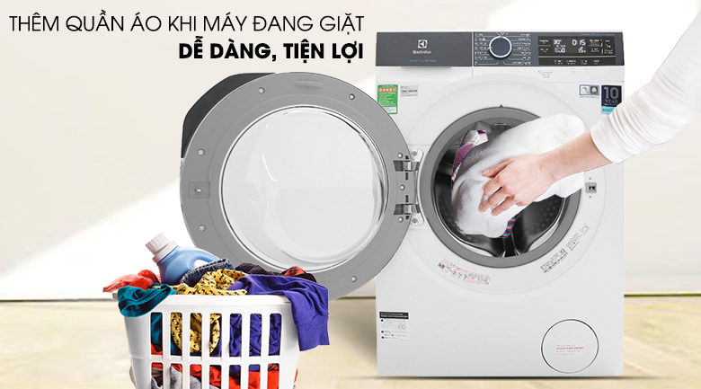 Thêm đồ giặt - Máy giặt Electrolux Inverter 9.5 kg EWF9523BDWA