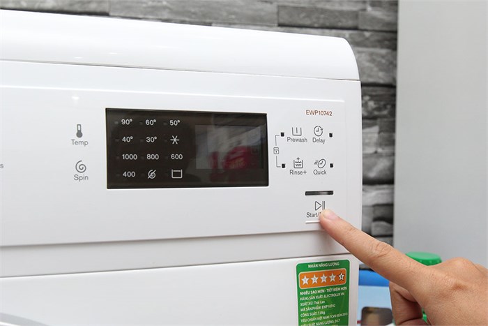 Máy giặt Electrolux 7 kg EWP10742