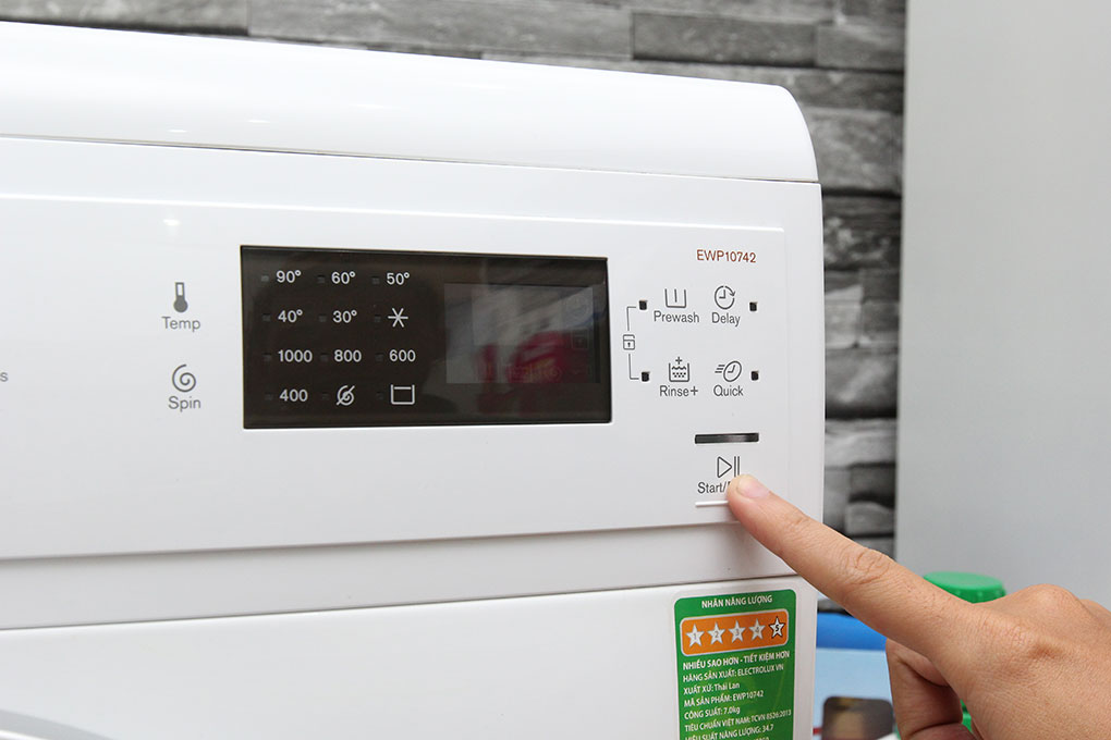 Máy giặt Electrolux 7 kg EWP10742