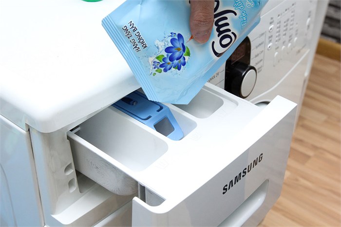 Máy giặt Samsung WF8690NGW 7 kg