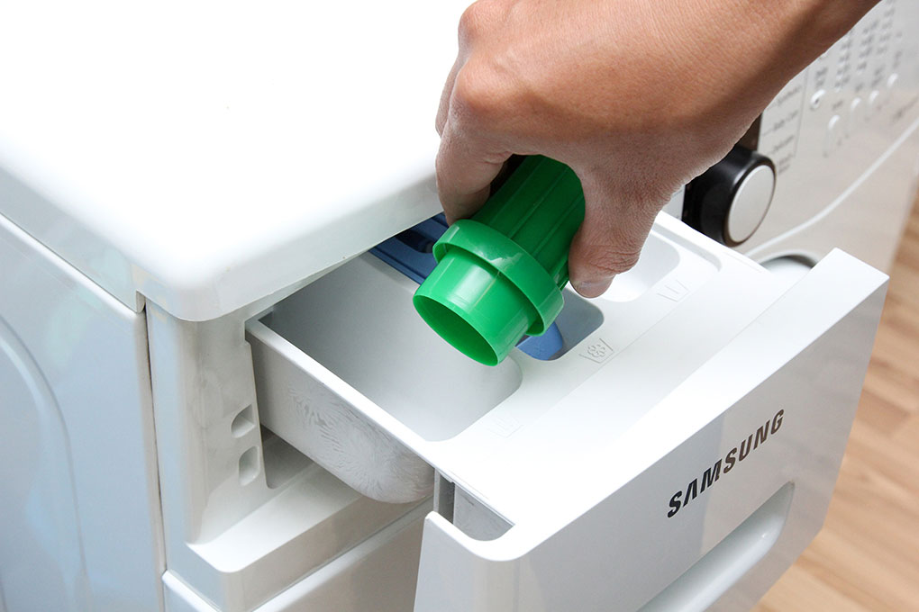 Máy giặt Samsung WF8690NGW 7 kg Màu Trắng