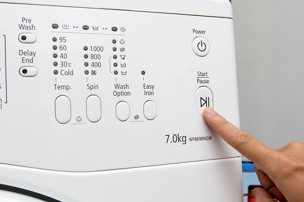 Máy giặt Samsung WF8690NGW 7 kg Màu Trắng