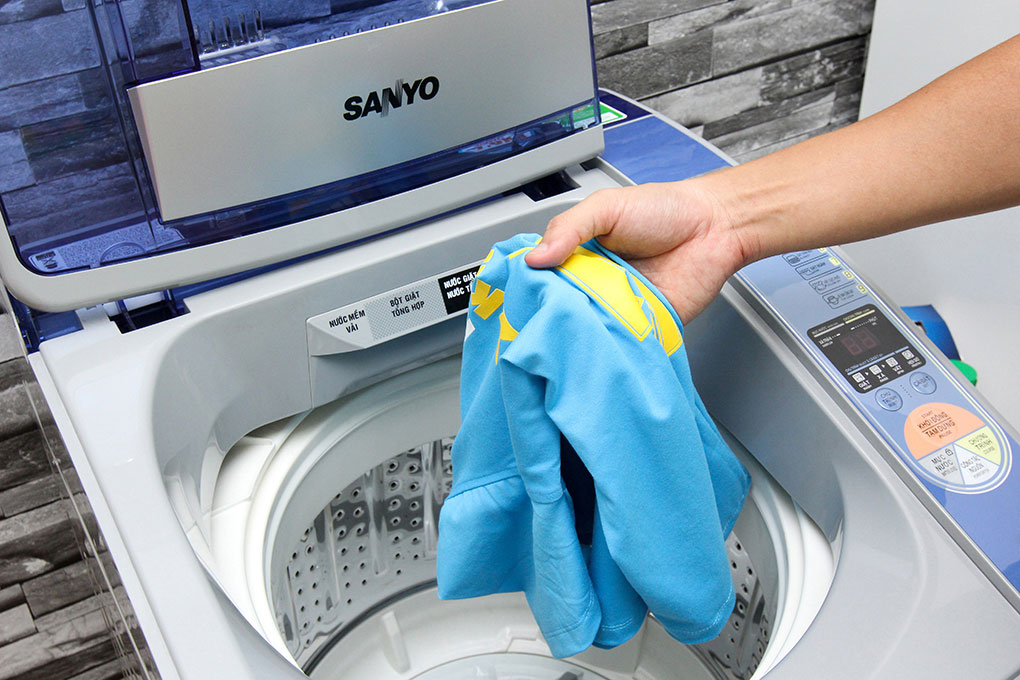 Máy giặt Sanyo ASW-U700Z1T 7kg Màu Bạc