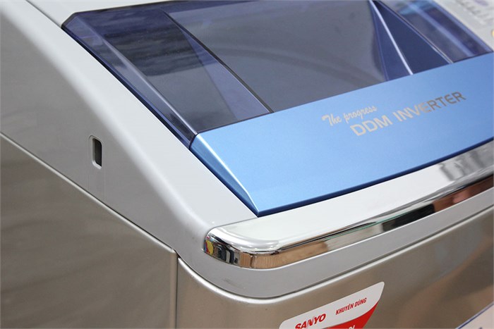 Máy giặt Sanyo ASW-DQ900HT 9kg Màu Bạc