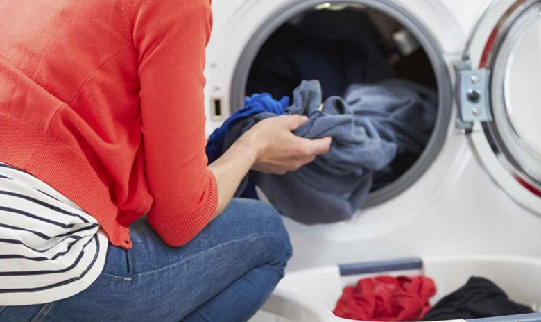 Máy giặt cửa trước giúp bạn dễ dàng khi cho quần áo vào và lấy quần áo ra Máy giặt cửa trước giúp bạn dễ dàng khi cho quần áo vào và lấy quần áo ra