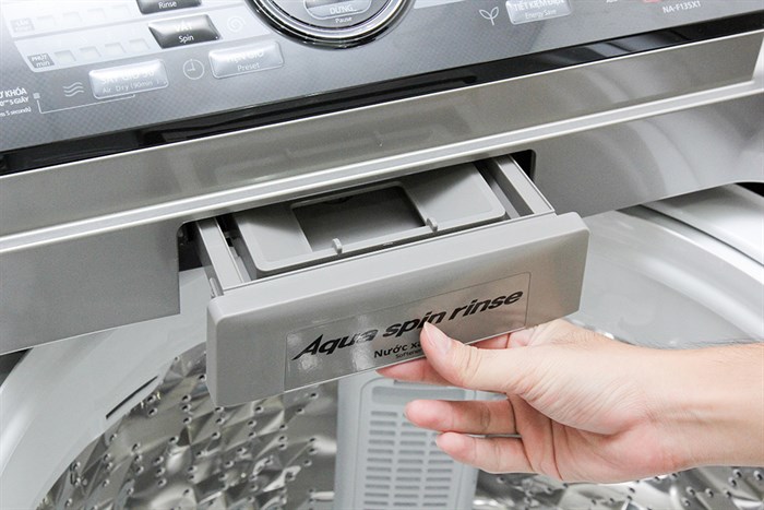 Máy giặt Panasonic 13.5 kg NA-F135X1SRV Màu Xám