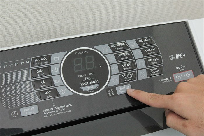 Máy giặt Panasonic 10 kg NA-F100A1WRV Màu Trắng