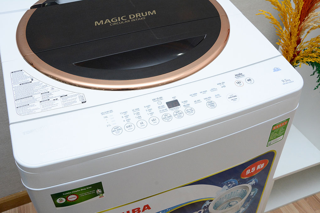 Máy giặt Toshiba 9.5 kg ME1050GV (WD) Màu Trắng - vàng đồng