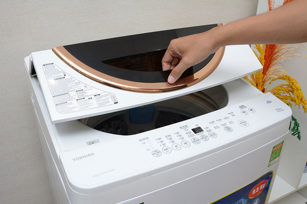 Máy giặt Toshiba 9.5 kg ME1050GV (WD) Màu Trắng - vàng đồng