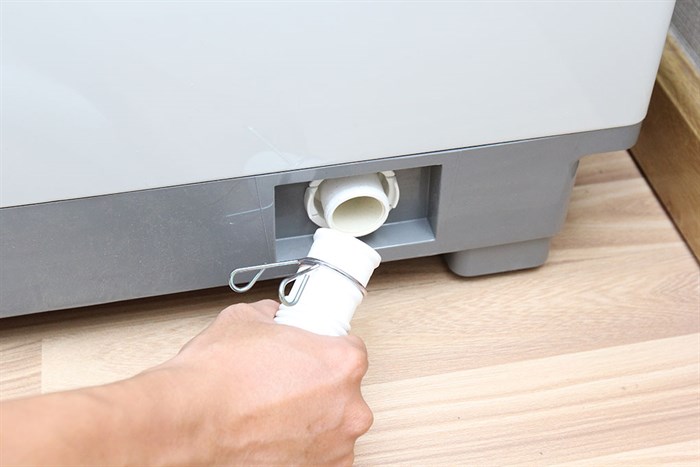 Máy giặt Aqua 9 kg AQW-U90ZT S