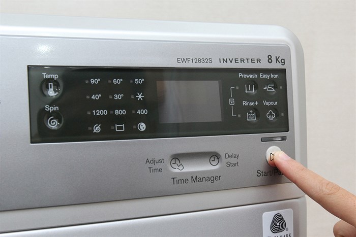 Máy giặt Electrolux Inverter 8 kg EWF12832S Màu Xám