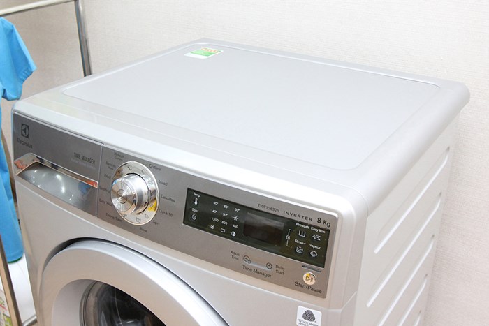 Máy giặt Electrolux Inverter 8 kg EWF12832S Màu Xám
