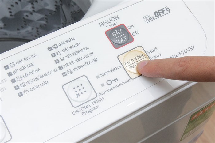 Máy giặt Panasonic 7.6 kg NA-F76VS7WRV Màu Trắng