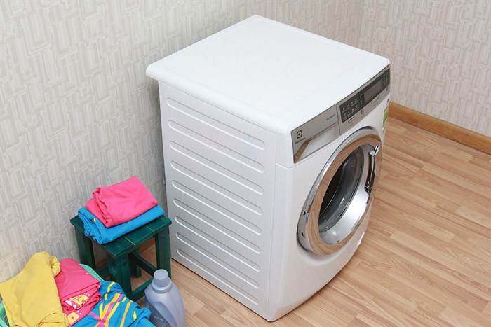 Máy giặt Electrolux 11 kg EWF14112