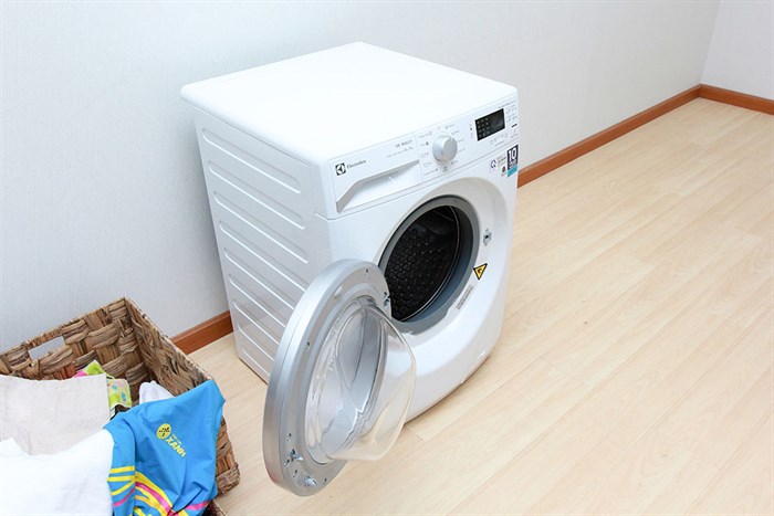 Máy giặt sấy Electrolux Inverter 8 kg EWW12842 Màu Trắng