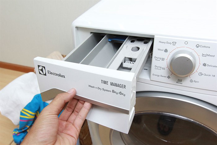 Máy giặt sấy Electrolux Inverter 8 kg EWW12842 Màu Trắng