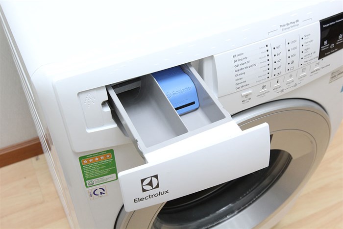 Máy giặt Electrolux 8 kg EWF12843 Màu Trắng