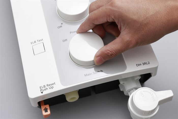 Máy nước nóng trực tiếp Panasonic 3500W DH-3RL2VH Màu Trắng