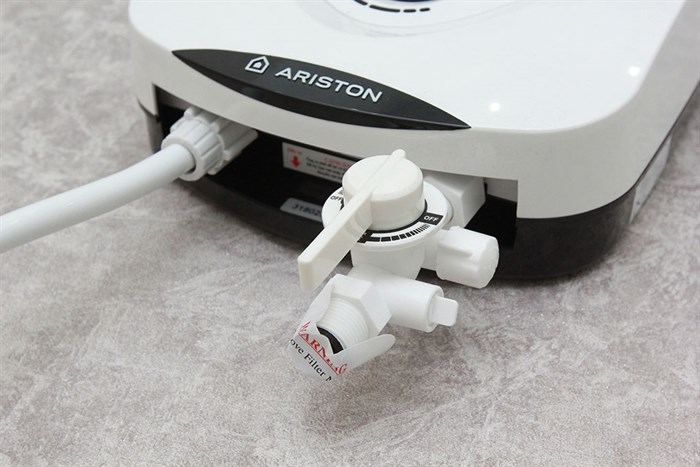 Máy nước nóng Ariston IM-4522EP 4.5 kW (Trắng) Màu Trắng