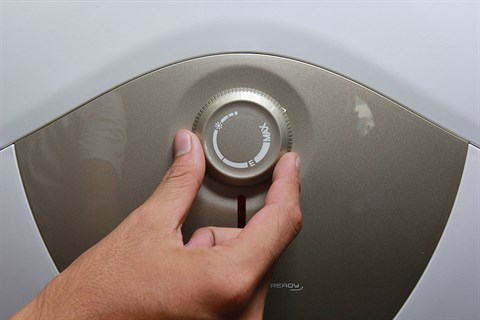 Máy nước nóng Ariston AN 30 RS
