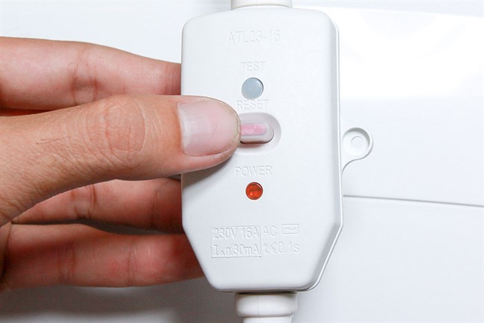 Máy nước nóng Atlantic SWH 30 M 30 lít Màu Trắng