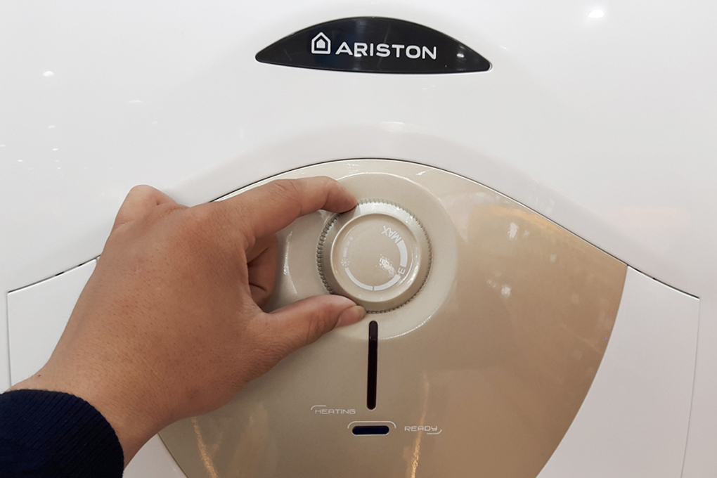 Máy nước nóng Ariston 30 lít AN 30 RS MT Màu Xám