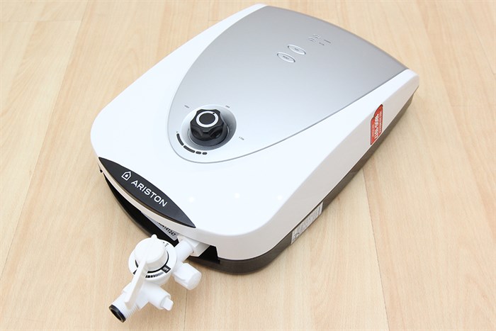 Máy nước nóng Ariston VR-E4522E-SL W/Silver Màu Bạc