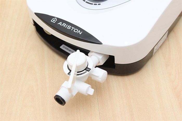 Máy nước nóng Ariston VR-E4522E-SL W/Silver Màu Bạc