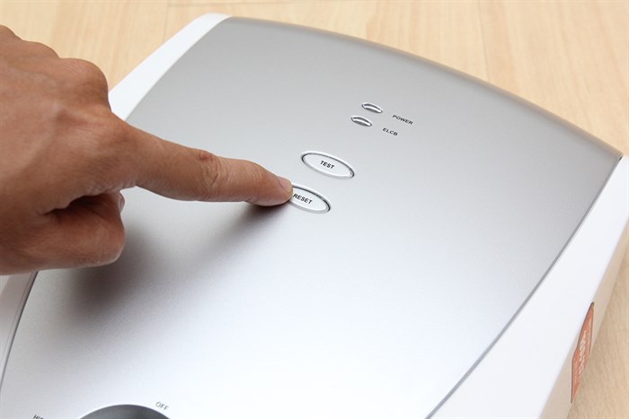 Máy nước nóng Ariston VR-E4522E-SL W/Silver Màu Bạc