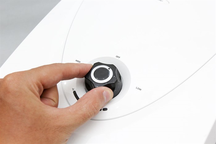 Máy nước nóng Ariston VR-E4522E-WH W/White Màu Trắng