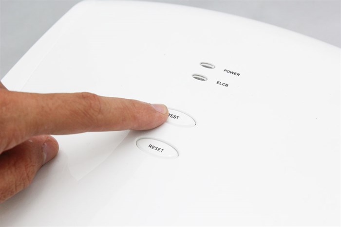 Máy nước nóng Ariston VR-E4522E-WH W/White Màu Trắng